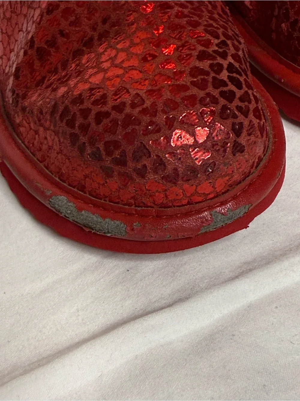 UGG Classic II Gel Hearts Boots Kids Size 1 Red Metallic 1151613K